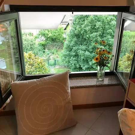 La Mansarda Di Orni Apartment *
